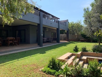 4 bedroom, Hartbeespoort North West N/A