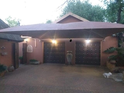 House For Sale In Safari Gardens, Rustenburg