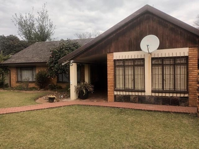 House For Sale In Witbank Ext 10, Witbank