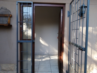 2 bedroom apartment to rent in Rietfontein (Moot)