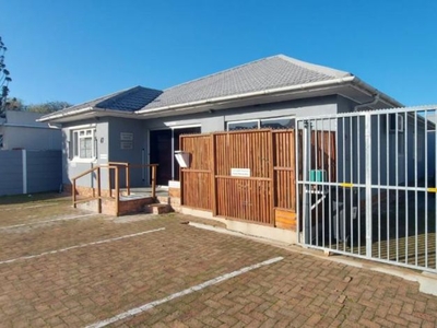 2 Bedroom house rented in Claremont, Cape Town