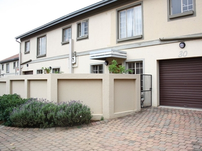 3 Bedroom Townhouse Rented in Willow Park Manor