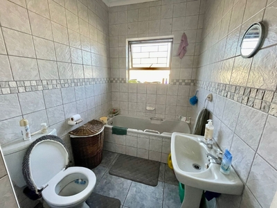 4 bedroom house for sale in Protea Heights