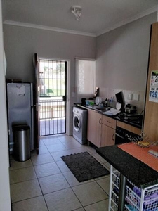 Apartment For Rent In Honeydew, Roodepoort
