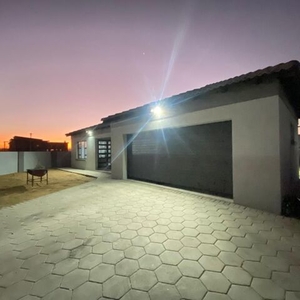 House For Rent In Aerorand, Middelburg