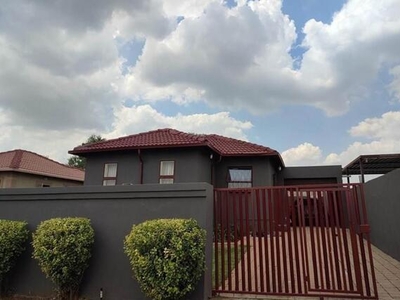 House For Rent In Clayville, Midrand