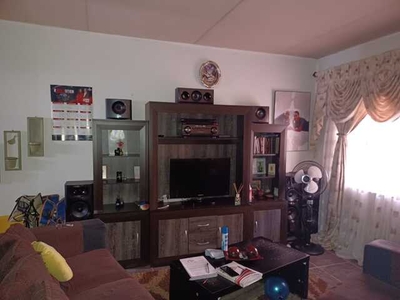 House For Sale In Commercia, Midrand