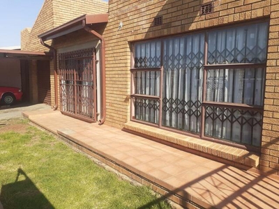 House For Sale In Mthembu Village, Springs
