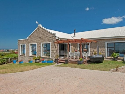 4 bedroom, Bettys Bay Western Cape N/A