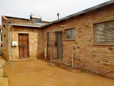House For Sale In Mid Ennerdale, Johannesburg