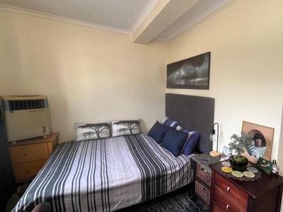 1 Bedroom apartment to rent in Rondebosch Village, Cape Town