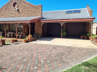 2 Bedroom House for sale in Modimolle