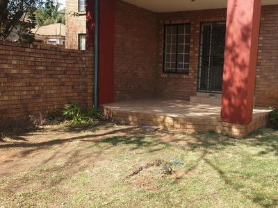2 Bedroom townhouse - sectional to rent in Moreleta Park, Pretoria