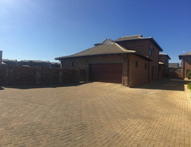 3 Bedroom Townhouse to rent in Lifestyle estate
