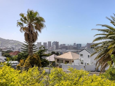 Apartment For Sale In Vredehoek, Cape Town