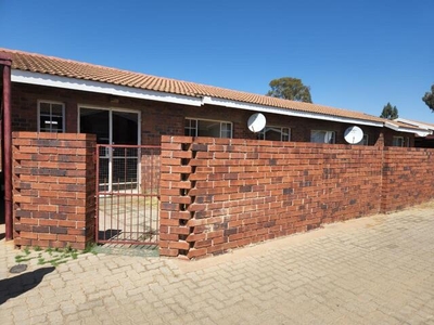 Apartment For Sale In West Village, Krugersdorp