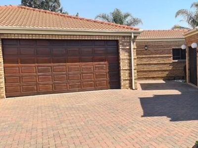 House For Sale In Del Judor Ext 12, Witbank