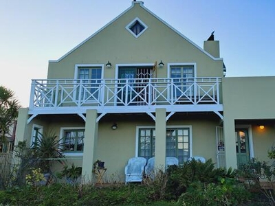 House For Sale In Heuningkloof, Kleinmond
