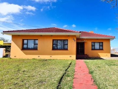 House For Sale In Rosedale Park, East London