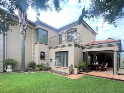 Townhouse For Rent In Farrarmere, Benoni