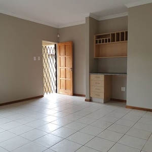 Townhouse For Rent In Hospitaalpark, Polokwane