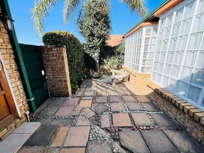 Townhouse For Sale In Castleview, Germiston