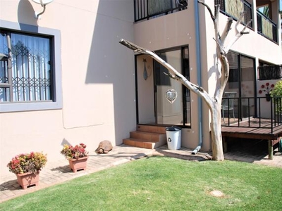 Townhouse For Sale In Chancliff Ridge, Krugersdorp