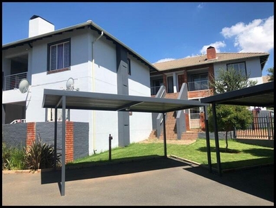 Townhouse For Sale In Florida Glen, Roodepoort