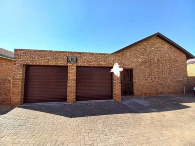 Townhouse For Sale In Helikonpark, Randfontein