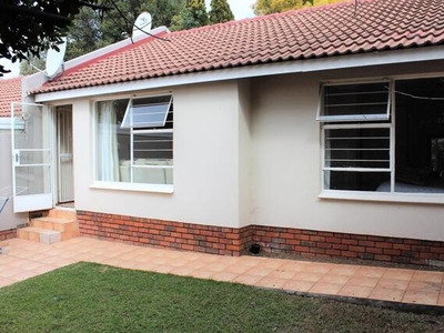 Townhouse For Sale In Magaliessig, Sandton