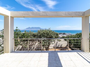 House For Sale in Bloubergstrand, Blouberg