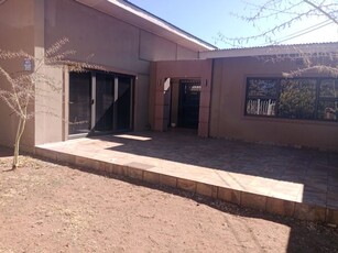 4 Bedroom House For Sale in Kuruman