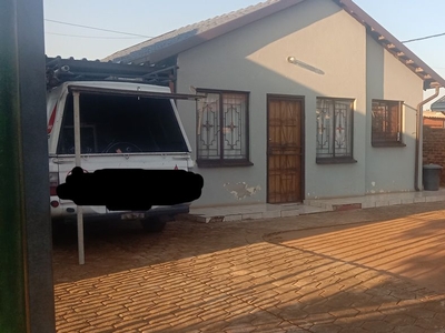 2 Bedroom House To Let in Mahube Valley