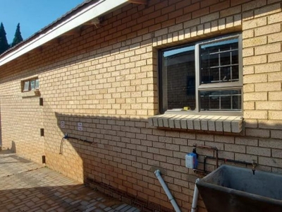 3 Bedroom townhouse - sectional to rent in Meyerton Central