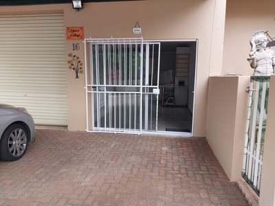 2 Bedroom Apartment To Let in Roodekrans AH
