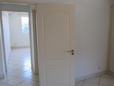 2 bedroom apartment to rent in Athlone Park