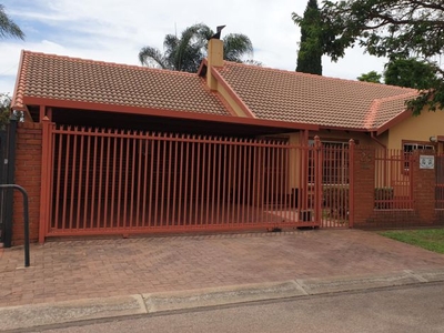 4 Bedroom house to rent in Moreleta Park, Pretoria