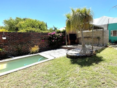 3 Bedroom duplex townhouse - sectional rented in Heathfield, Cape Town