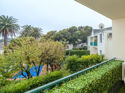 1 Bedroom Studio Apartment For Sale in Vredehoek