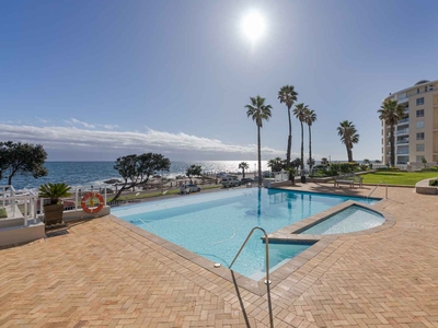 4 Bedroom Apartment / flat for sale in Bantry Bay