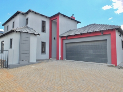 Duet For Sale in Zambezi Manor Lifestyle Estate