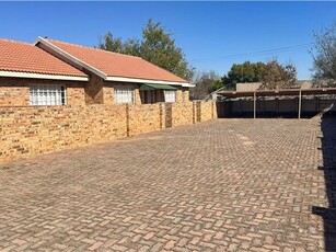 9 Bed Simplex in Klerksdorp