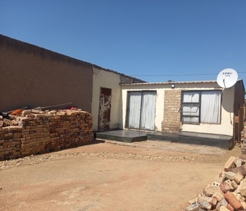 2 Bedroom House For Sale in Lethlabile