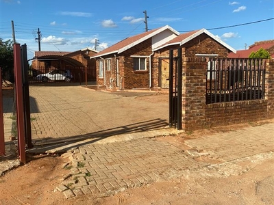 3 Bed House in Mmabatho unit 14