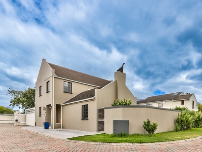 House For Sale in Rondebosch