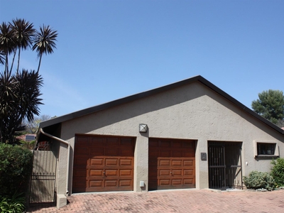 Townhouse For Sale in Northcliff