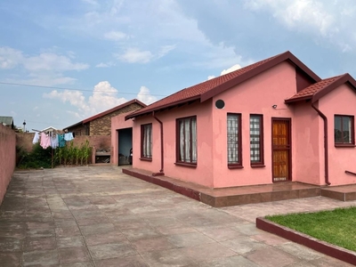2 Bedroom House For Sale In Chief Luthuli Park