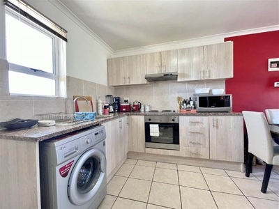 Furnished And Cosy 1 Bedroom Apartment To Rent In Surfers Corner, Muizenberg, Cape Town, Muizenberg | RentUncle