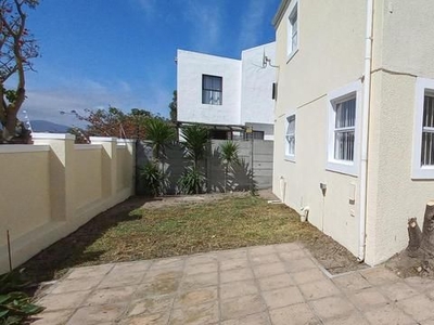 PARKLANDS - LOVELY 2 BED DUPLEX TOWNHOUSE IN SMALL SECURITY COMPLEX - LOCK UP AND GO