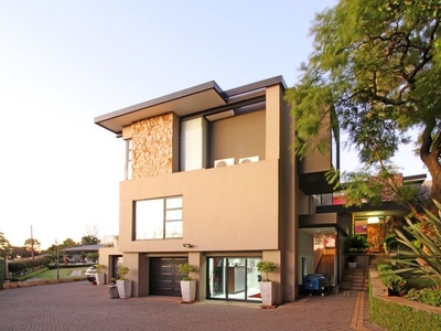 ULTRA-MODERN FOUR-BEDROOM HOME FOR SALE IN BEDFORDVIEW
